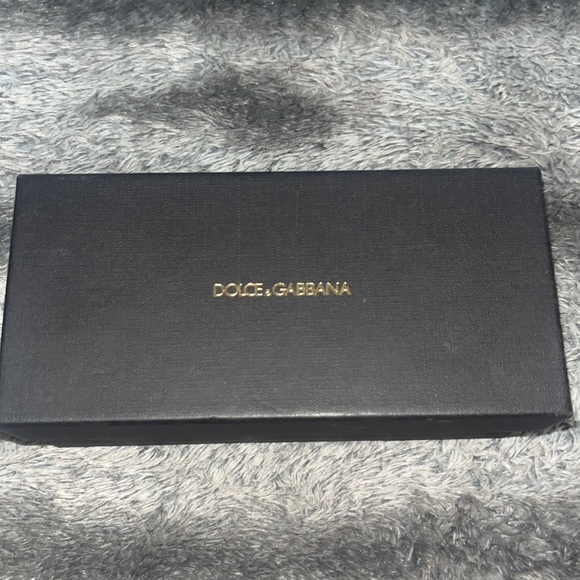 Dolce & Gabbana cat eye sunglasses! - Picture 6 of 6